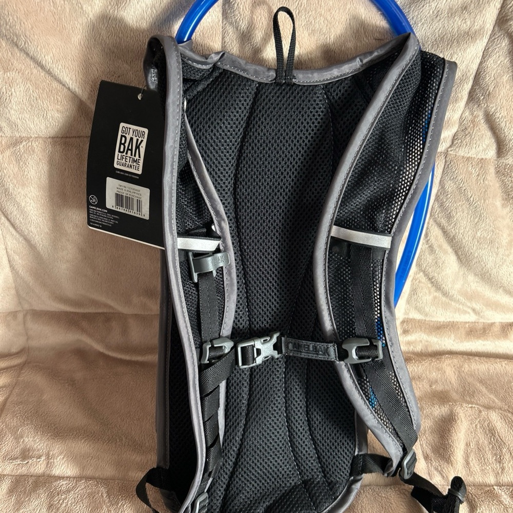 CamelBak Gray Hydration Backpack - image 4